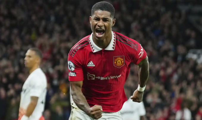 Bàn thắng của tiền đạo Anh giúp Man Utd bất bại trận thứ 8 liên tiếp trên mọi đấu trường. Bàn thắng của tiền đạo Anh giúp Man Utd bất bại trận thứ 8 liên tiếp trên mọi đấu trường.