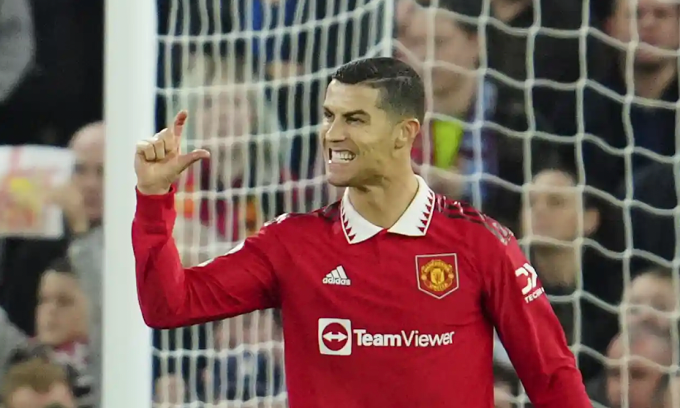 Ronaldo mới có trận thứ hai đá chính, ghi được 1 bàn tại giải Ngoại hạng Anh mùa này. Ronaldo mới có trận thứ hai đá chính, ghi được 1 bàn tại giải Ngoại hạng Anh mùa này.