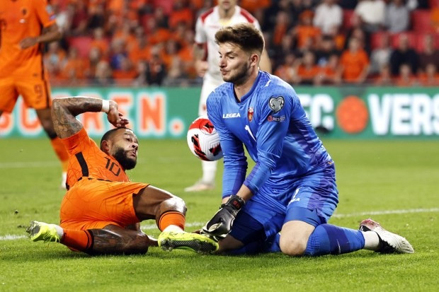Thủ thành Matija Sarkic qua đời khi sự nghiệp đang lên cả ở câu lạc bộ lẫn đội tuyển quốc gia Montenegro. Thủ thành Matija Sarkic qua đời khi sự nghiệp đang lên cả ở câu lạc bộ lẫn đội tuyển quốc gia Montenegro.