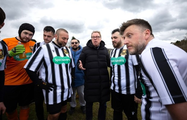 Harry Redknapp đã dẫn dắt đội bóng tệ nhất nước Anh giành chiến thắng đầu tiên sau 3 năm. Harry Redknapp đã dẫn dắt đội bóng tệ nhất nước Anh giành chiến thắng đầu tiên sau 3 năm.