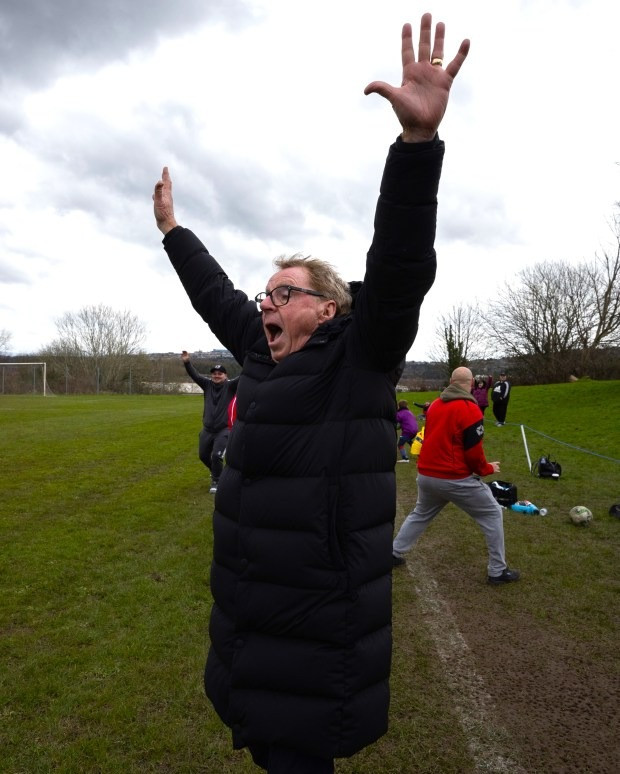 Đội bóng tệ nhất nước Anh có chiến thắng đầu tiên ảnh 2 Đội bóng tệ nhất nước Anh có chiến thắng đầu tiên ảnh 2