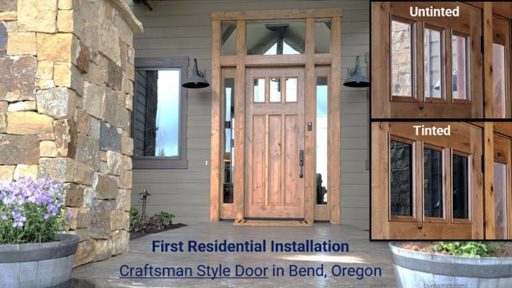 Công trình lắp đặt nhà dân dụng bằng kính động đầu tiên của công ty Glass Dyenamics. Công trình lắp đặt nhà dân dụng bằng kính động đầu tiên của công ty Glass Dyenamics.