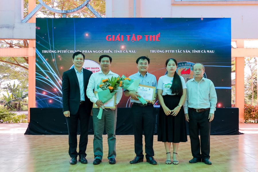 Trao giải cuộc thi vẽ tranh Rừng ngập mặn bảo vệ cuộc sống ảnh 4