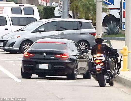 “Cướp biển” Orlando Bloom bị cảnh sát phạt