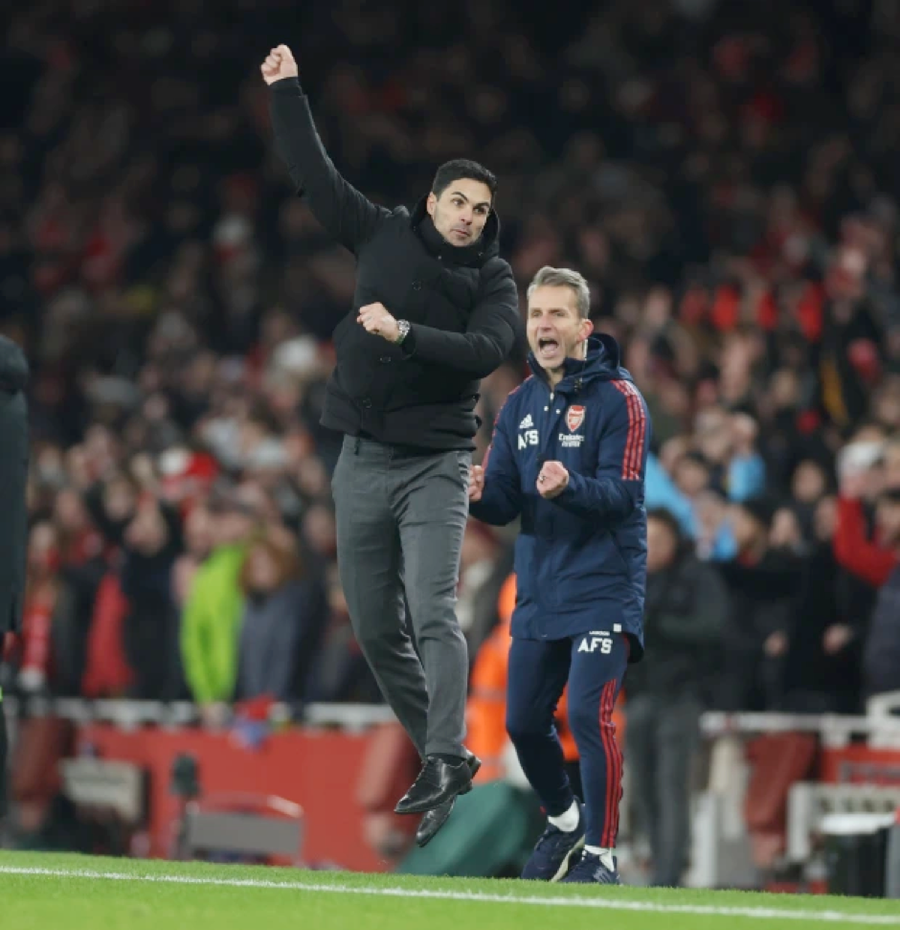Huấn luyện viên Mikel Arteta phấn khích với chiến thắng của Arsenal trước Man Utd. Huấn luyện viên Mikel Arteta phấn khích với chiến thắng của Arsenal trước Man Utd.