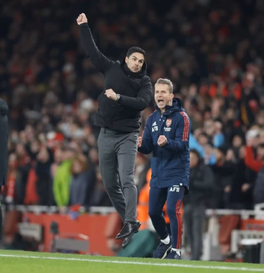 Huấn luyện viên Mikel Arteta phấn khích với chiến thắng của Arsenal trước Man Utd.