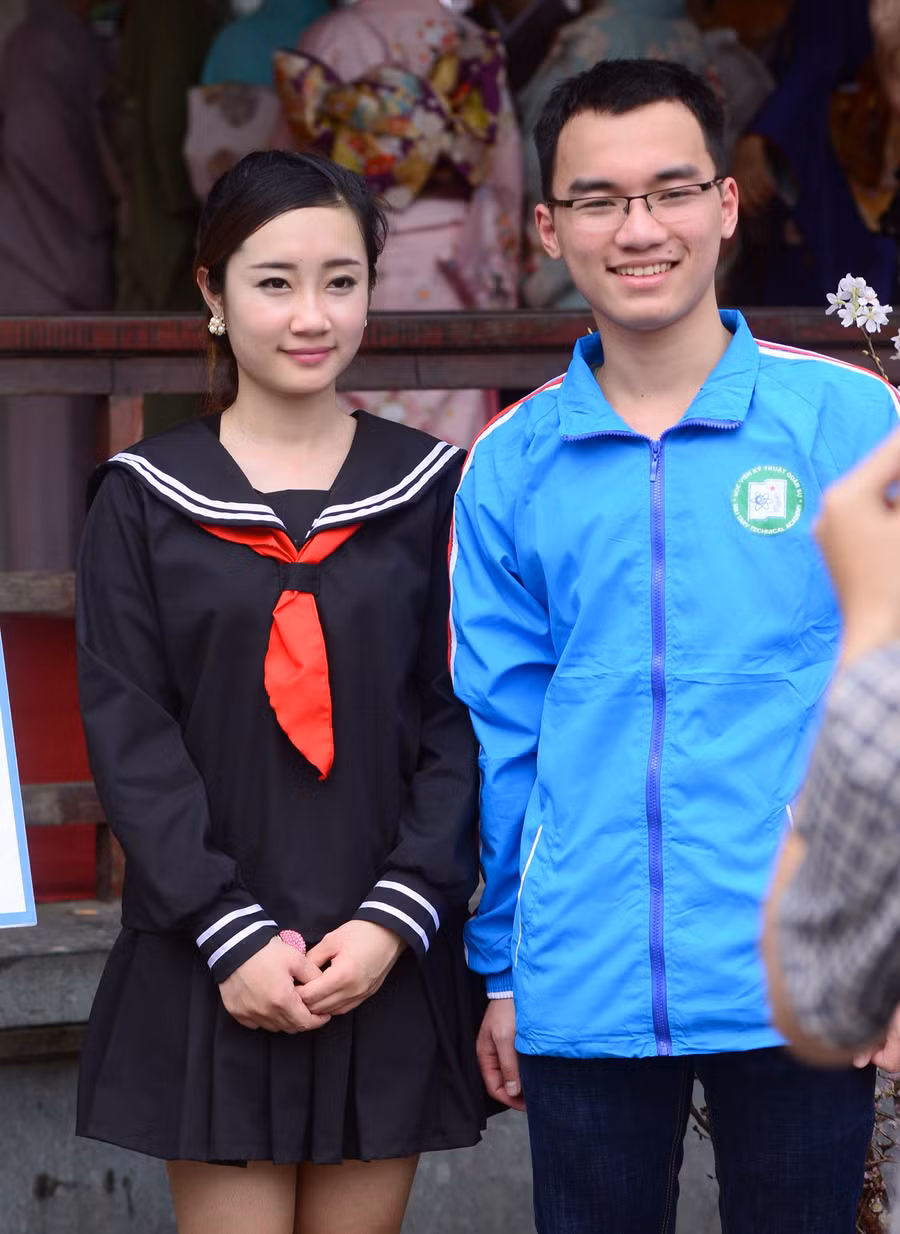 ... hay những bộ đồng phục học sinh của Nhật.