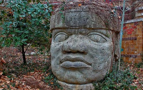Đầu đá của người Olmec. Nguồn: BigStockPhoto 1_1420794409.jpg