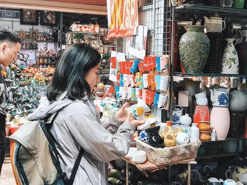 Từ bàn xoay gốm đến bảng vàng Tiến sĩ, làng Bát Tràng đã tạo nét văn hóa hiếm có của Thăng Long.