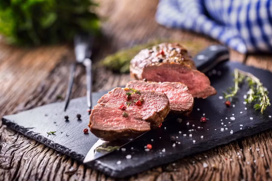 Thịt đỏ làm tăng nguy cơ mắc tiểu đường loại 2. Ảnh: CNN