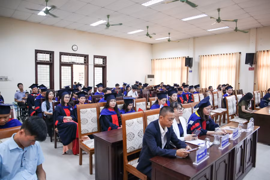Đợt tốt nghiệp lần này có 89 tân cử nhân tốt nghiệp văn bằng 2.