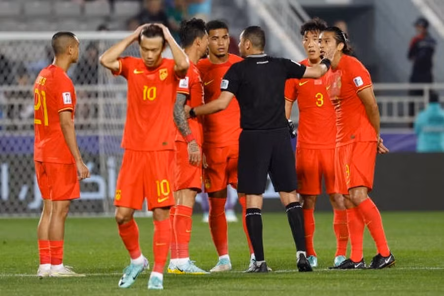 Báo chí Trung Quốc cho rằng AFC trả thù đội nhà vì từ chối đăng cai Asian Cup 2023. Báo chí Trung Quốc cho rằng AFC trả thù đội nhà vì từ chối đăng cai Asian Cup 2023.