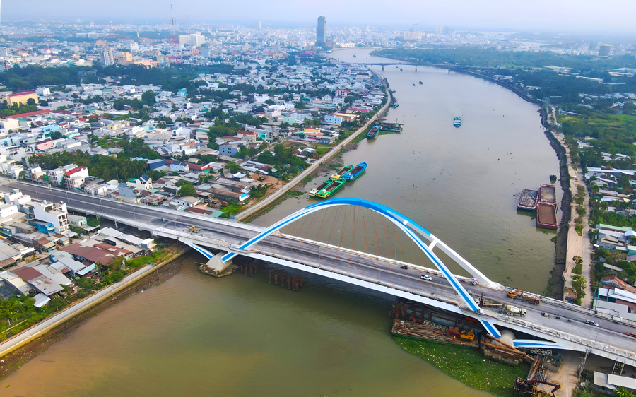 Cầu Trần Hoàng Na - công trình trọng điểm của TP Cần Thơ sắp được khánh thành. Cầu Trần Hoàng Na - công trình trọng điểm của TP Cần Thơ sắp được khánh thành.