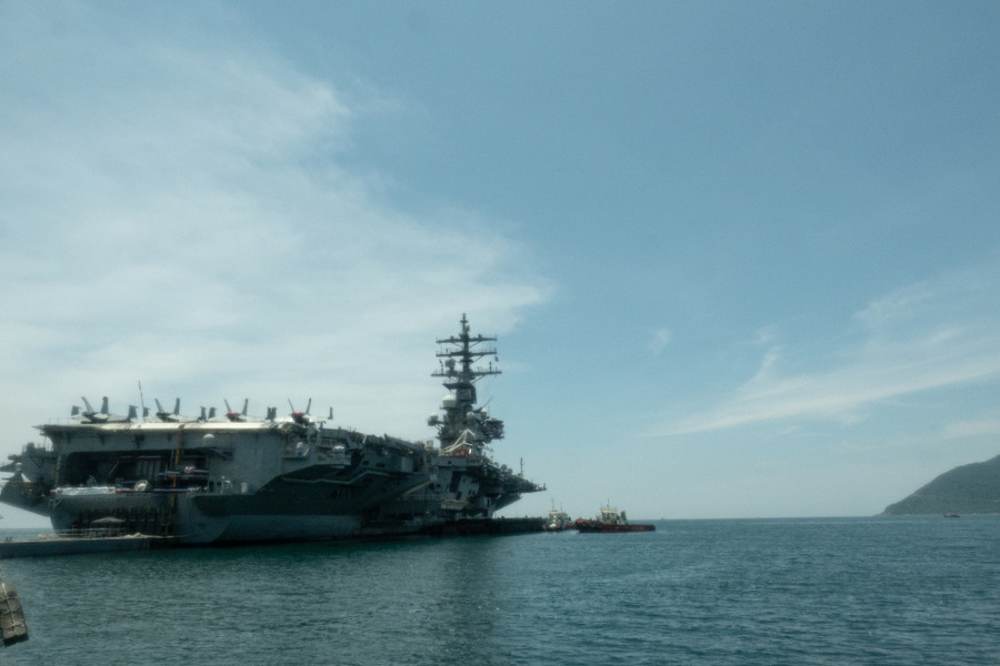 Chùm ảnh tàu sân bay USS Ronald Reagan thăm Đà Nẵng