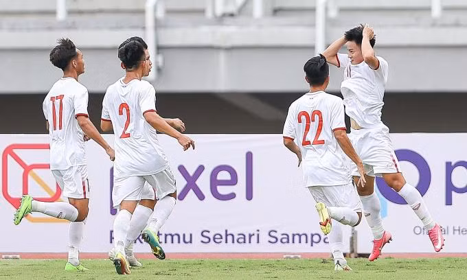 U20 Việt Nam thắng U20 Đông Timor 4-0 chiều 16/9 và tạm thời bằng điểm bằng hiệu số với U20 Indonesia.