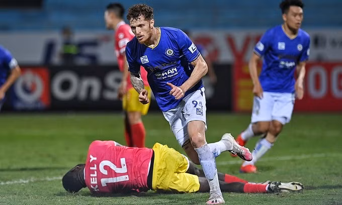 Geovane cứu Hà Nội FC khỏi trận thua ở phút 90.