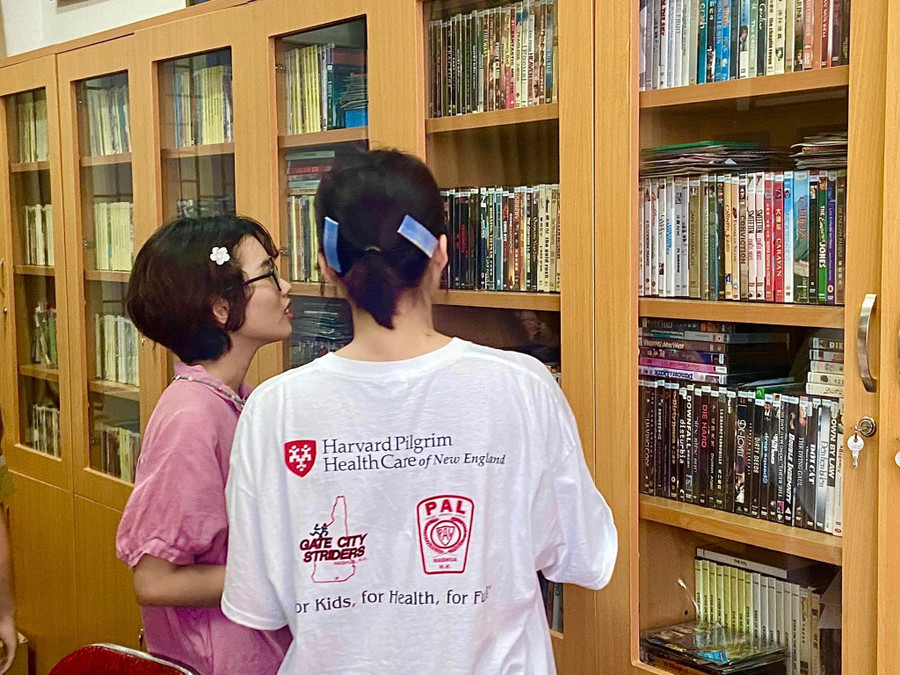 Câu lạc bộ cũng có một thư viện nhỏ nhưng lại lưu trữ một khối lượng lớn các tư liệu liên quan đến điện ảnh. Ảnh: CLBCC Câu lạc bộ cũng có một thư viện nhỏ nhưng lại lưu trữ một khối lượng lớn các tư liệu liên quan đến điện ảnh. Ảnh: CLBCC