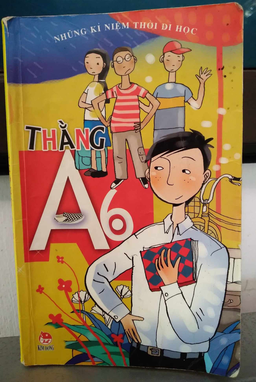 Tập truyện &apos;Thằng A6&apos; do Nhà xuất bản Kim Đồng ấn hành. Ảnh: Bằng Lĩnh