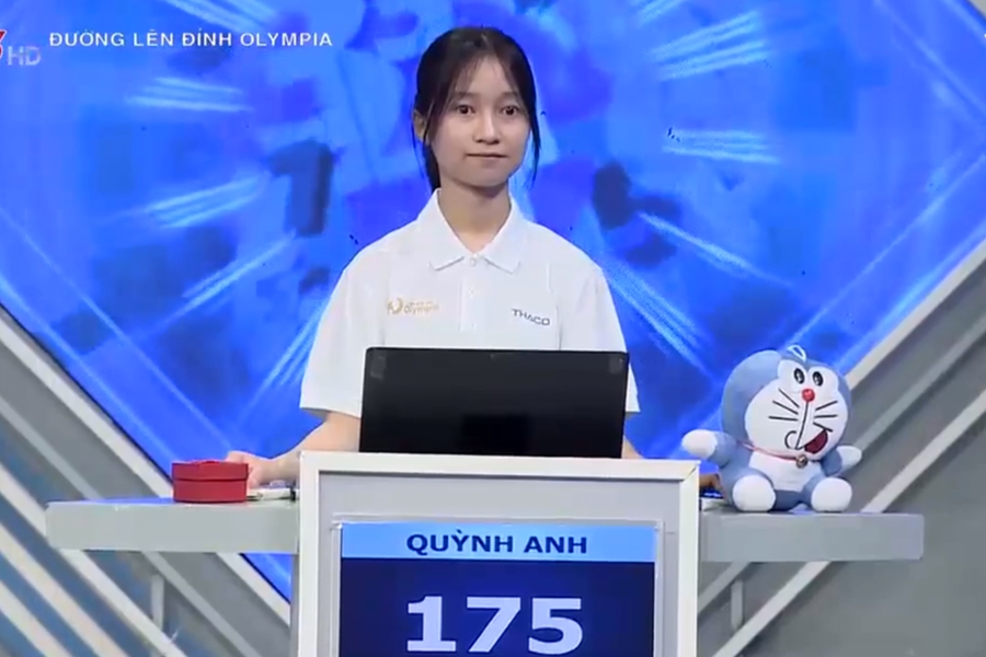 Quỳnh Anh trong một lần tham gia cuộc thi Đường lên đỉnh Olympia. (Ảnh: Cắt từ clip)