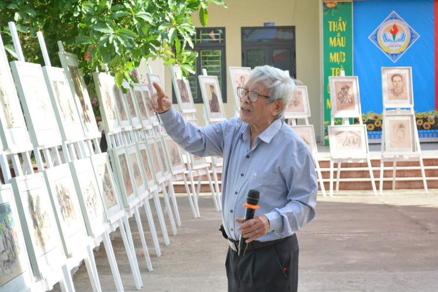 Họa sĩ Phạm Hồng.