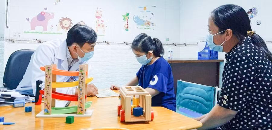 Có nhiều phương pháp để điều trị cho trẻ tự kỷ. Ảnh minh họa.