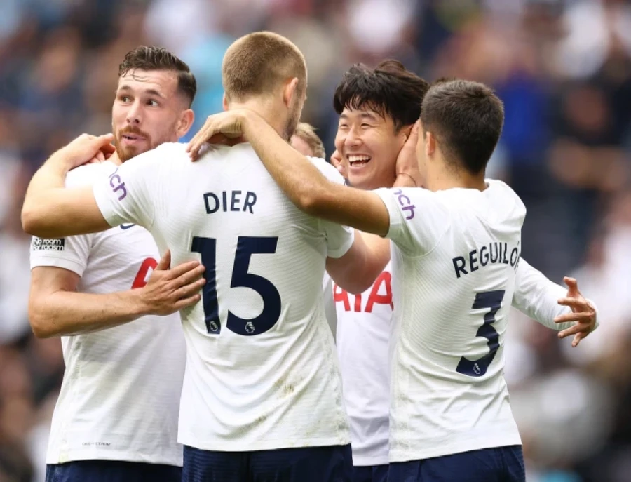 Son Heung-min nở nụ cười tươi rói sau khi ghi bàn trong trận gặp Watford đếm 29/8.