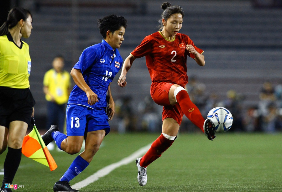 Thầy Park đến sân cổ vũ tuyển nữ Việt Nam gặp Thái Lan ở chung kết ảnh 6 Thay Park den san co vu tuyen nu Viet Nam gap Thai Lan o chung ket hinh anh 7