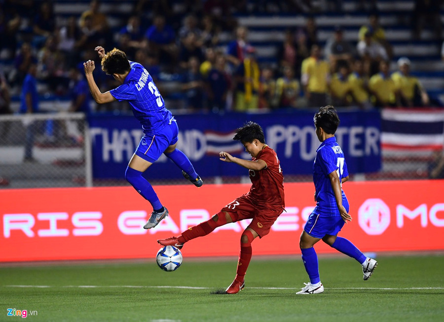 Thầy Park đến sân cổ vũ tuyển nữ Việt Nam gặp Thái Lan ở chung kết ảnh 5 Thay Park den san co vu tuyen nu Viet Nam gap Thai Lan o chung ket hinh anh 6