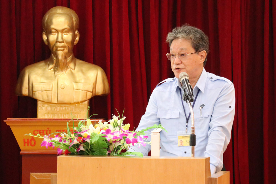 Ông Trương Phục Ninh - Tổng Giám đốc FHS báo cáo hoạt động sản xuất kinh doanh của đơn vị.