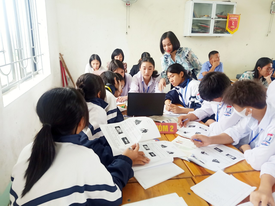Mô hình lớp học STEM, áp dụng công nghệ của học sinh trường THPT Đức Thọ. Mô hình lớp học STEM, áp dụng công nghệ của học sinh trường THPT Đức Thọ.