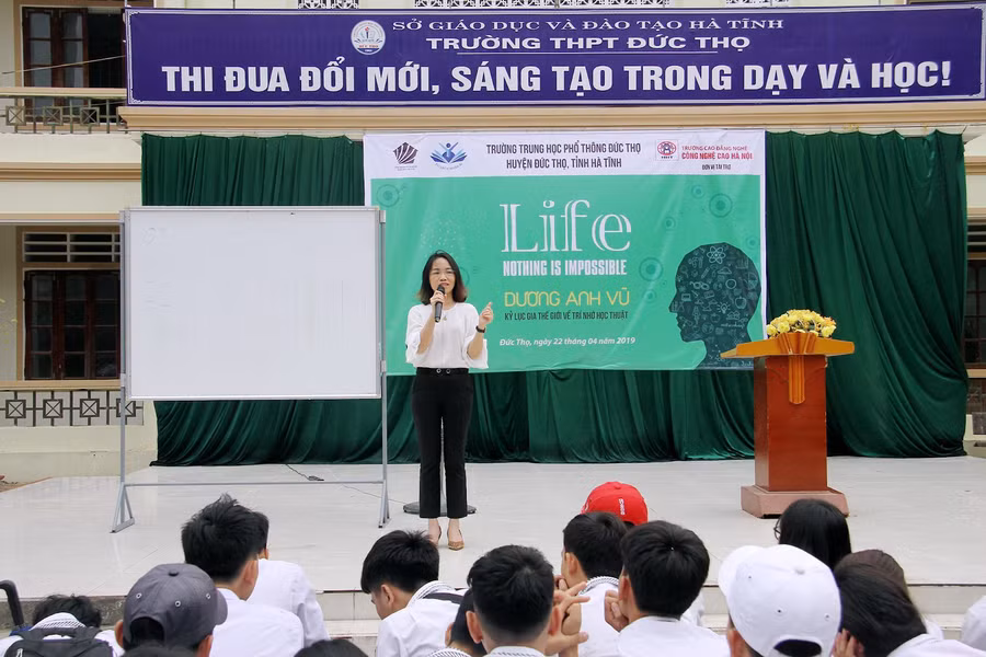 Hoạt động ngoại khóa nhằm giúp học sinh định hướng nghề nghiệp được tổ chức thường xuyên ở Trường THPT Đức Thọ.