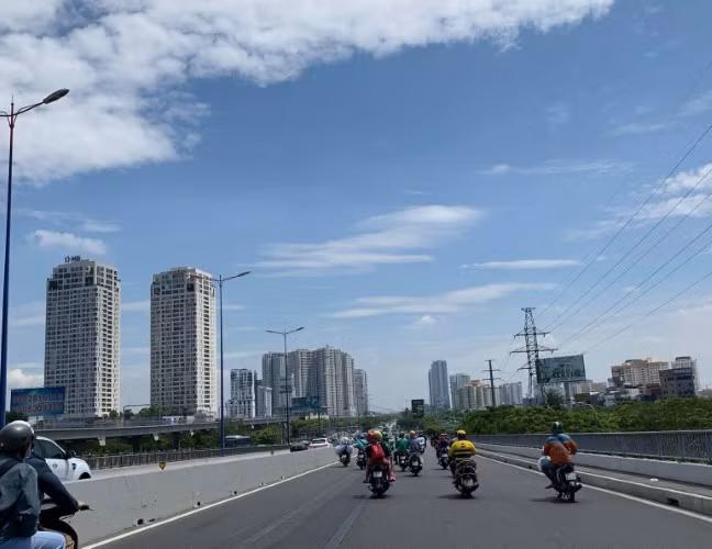 Cung cầu bất động sản tại TPHCM có bớt lệch pha hay không còn phụ thuộc nhiều vào số dự án
được chấp thuận.