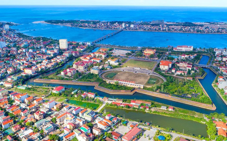 UBND tỉnh Quảng Bình chỉ đạo Cục Thuế tỉnh công khai các dự án chậm tiến độ, các doanh nghiệp nợ đọng thuế trên các phương tiện truyền thông, báo chí. UBND tỉnh Quảng Bình chỉ đạo Cục Thuế tỉnh công khai các dự án chậm tiến độ, các doanh nghiệp nợ đọng thuế trên các phương tiện truyền thông, báo chí.