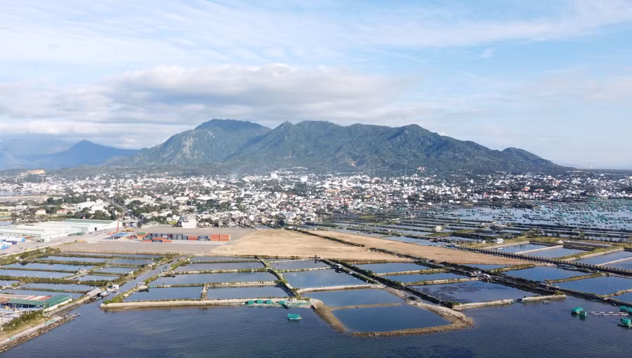 Thủ tướng Chính phủ quyết định chấp thuận chủ trương đầu tư dự án Khu đô thị ven vịnh Cam Ranh, với tổng vốn đầu tư dự án khoảng 85.294 tỷ đồng.