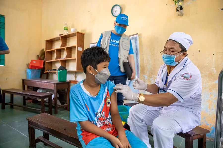 Cách phòng ngừa và điều trị bệnh dại duy nhất là tiêm vắc-xin và huyết thanh kháng dại. Ảnh minh họa