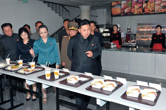 Lãnh đạo Kim Jong-un đang muốn mở rộng kinh doanh nhà hàng ở châu Âu. Ảnh: Reuters Lãnh đạo Kim Jong-un đang muốn mở rộng kinh doanh nhà hàng ở châu Âu. Ảnh: Reuters