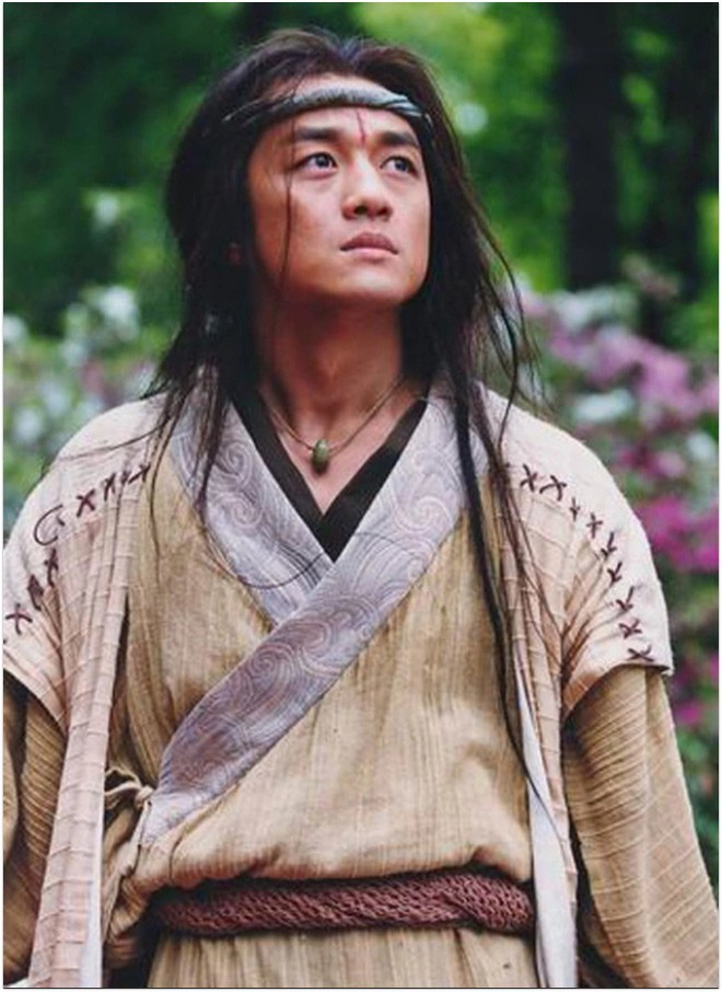 Hai vai diễn ấn tượng nhất của sự nghiệp Lý Á Bằng chính là Lệnh Hồ Xung trong 'Tiếu ngạo giang hồ' và Quách Tĩnh trong 'Anh hùng xạ điêu'. Hai vai diễn ấn tượng nhất của sự nghiệp Lý Á Bằng chính là Lệnh Hồ Xung trong 'Tiếu ngạo giang hồ' và Quách Tĩnh trong 'Anh hùng xạ điêu'.