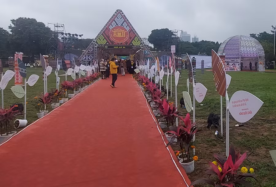 Đường thơ Ngày thơ Việt Nam 2024. Ảnh: Bình Thanh