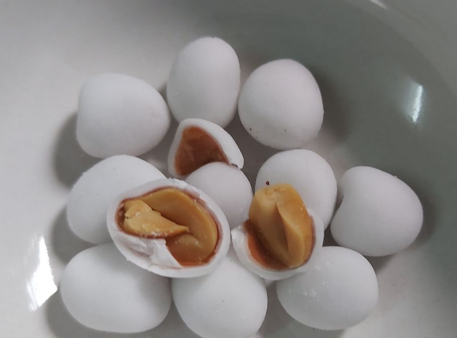 Kẹo… trứng chim