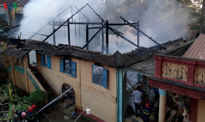 ngoi chua co hon ngan nam tuoi tai tra vinh bi chay hinh 5