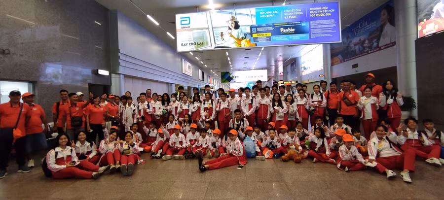 Đoàn Thành phố Hồ Chí Minh lên đường tham dự giải Bơi học sinh Phổ thông Toàn quốc 2022.