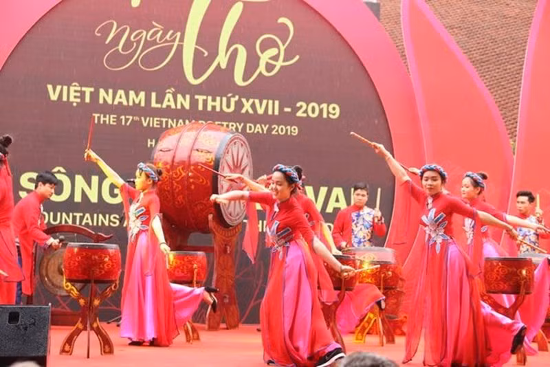 Ngày thơ Việt Nam 2019 được tổ chức tại Văn Miếu-Quốc Tử Giám. Ảnh: ITN.