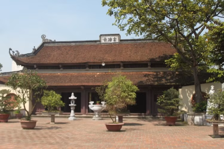 Chùa Dận, nơi các thiền sư nổi tiếng như Định Không, Vạn Hạnh tu hành.