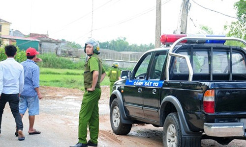 Cảnh sát 113 vây bắt khách đi xe xù tiền (10)