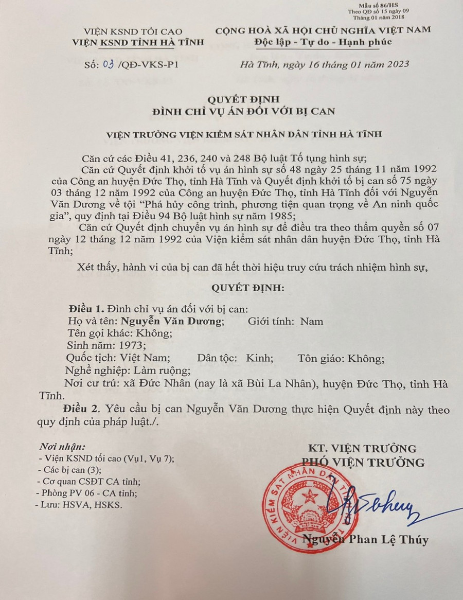 Quyết định đình chỉ vụ án đối với bị can Nguyễn Văn Dương của VKSND tỉnh Hà Tĩnh. Ảnh: Tiến Hiệp