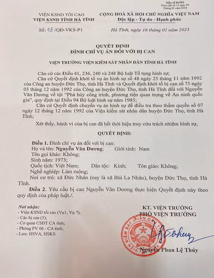 Quyết định đình chỉ vụ án đối với bị can Nguyễn Văn Dương của VKSND tỉnh Hà Tĩnh. Ảnh: Tiến Hiệp