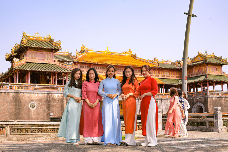 Du khách tham quan Đại nội Kinh thành Huế (Ảnh: Hoàng Hải). Du khách tham quan Đại nội Kinh thành Huế (Ảnh: Hoàng Hải).