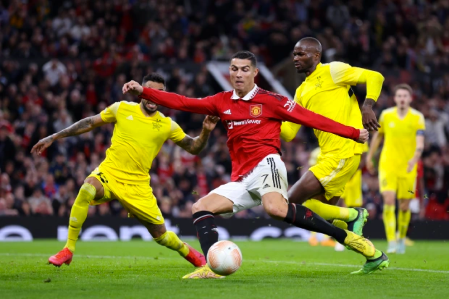 Ronaldo ghi bàn Man Utd hưởng trọn niềm vui, Arsenal gục ngã 