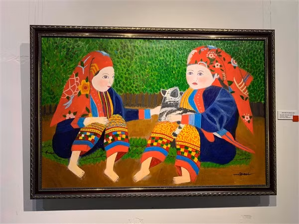 Bà giáo “nghịch” màu ở tuổi 76 ảnh 1