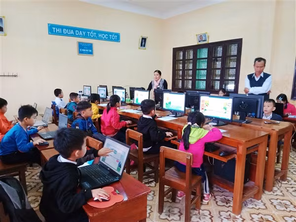 Truyền thống hiếu học và theo nghiệp “gõ đầu trẻ” luôn được người dân làng Nại Cửu tiếp nối từ thế hệ này sang thế hệ khác.